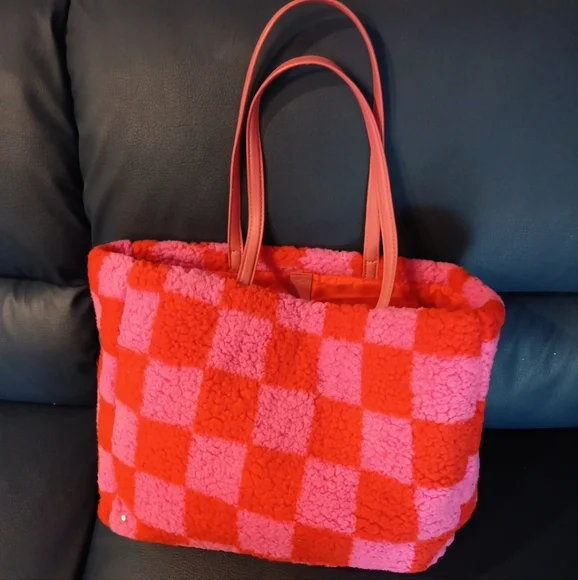 No Boundaries Stylish Pink and Red Checkered Tote Bag - Picture 1 of 4